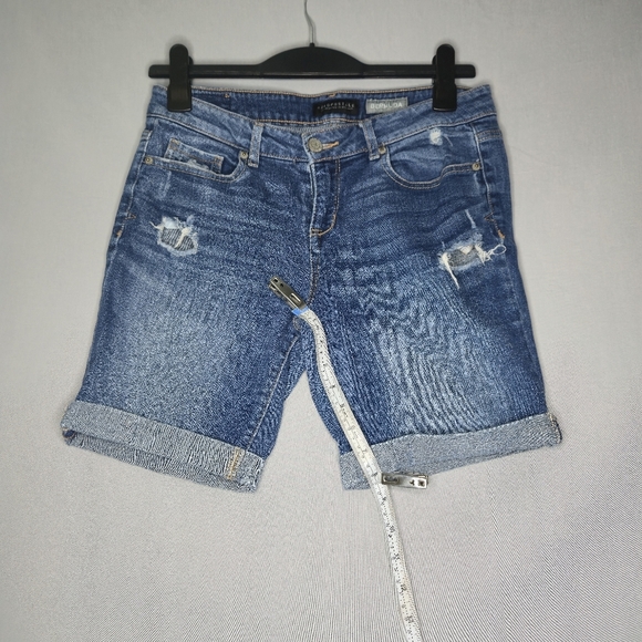 Aeropostale Women's Jean Bermuda Cuffed Distressed Shorts Size 8 - Picture 4 of 15